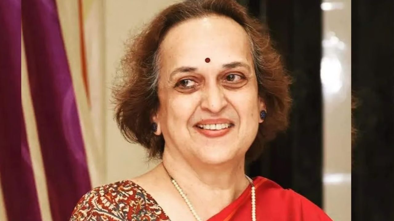 सुहासिनी जोशी यांना विष्णुदास भावे गौरवपदक